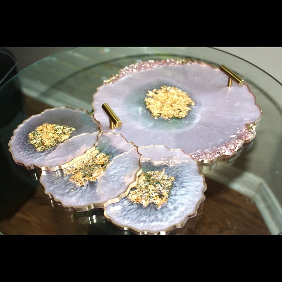 Handmade Blush Round Resin Tray With Handles And Coasters - Picture 8 of 8